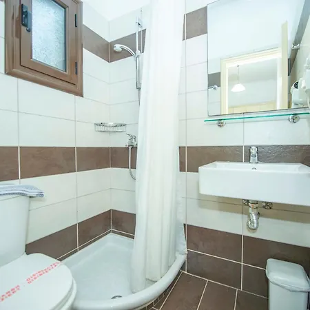 Fiona Corfu * Roda (Corfu)