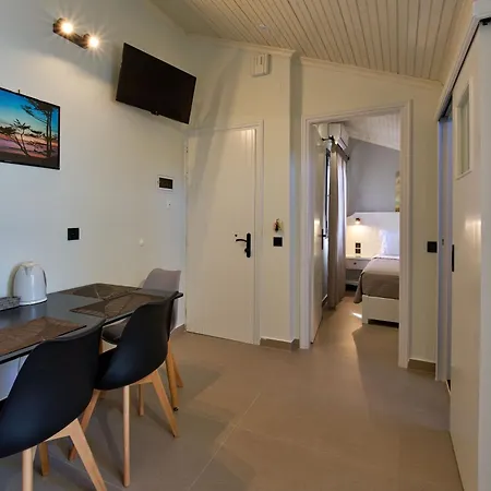 Fiona Corfu Hotel apartamentowy Roda (Corfu)